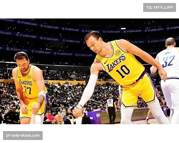 湖人肯纳德外线投射作用关键，空间创造价值凸显